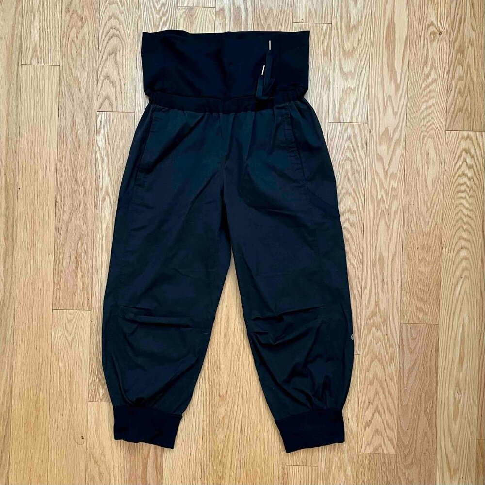 Lululemon Cropped Black Parachute pants W size 6